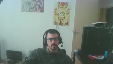 Snapshot of romainb72 chatting on March 10, 8:28 am romainb72 online show from March 10, 8:28 am