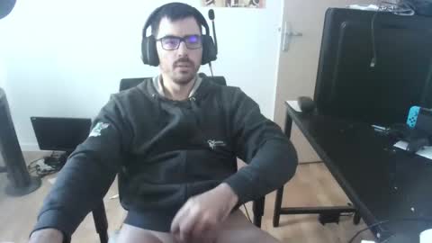 Snapshot of romainb72 chatting on December 7, 9:11 am romainb72 online show from December 7, 9:11 am