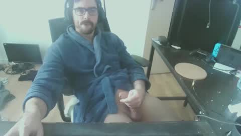 Snapshot of romainb72 chatting on February 5, 2:16 pm romainb72 online show from February 5, 2:16 pm
