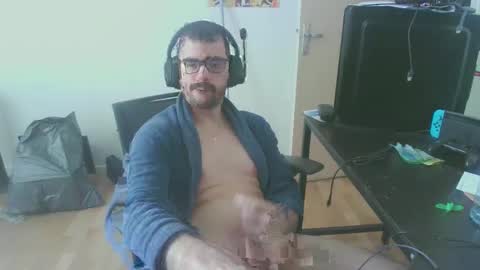 Snapshot of romainb72 chatting on March 4, 11:51 am romainb72 online show from March 4, 11:51 am
