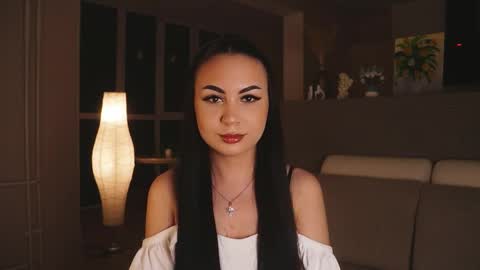 Nora online show from April 5, 8:39 pm