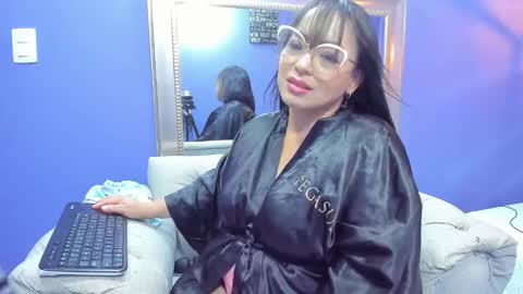 Snapshot of romina017 chatting on January 19, 7:04 am Romi online show from January 19, 7:04 am