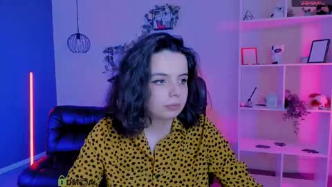 rosa_melt online show from May 6, 8:42 am