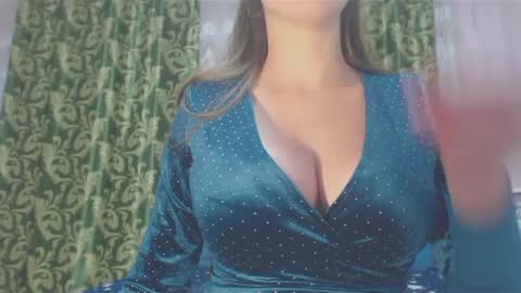 RosalNiils online show from December 31, 11:49 pm