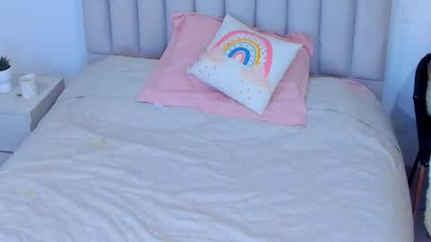 rosarojaa online show from March 26, 1:44 am