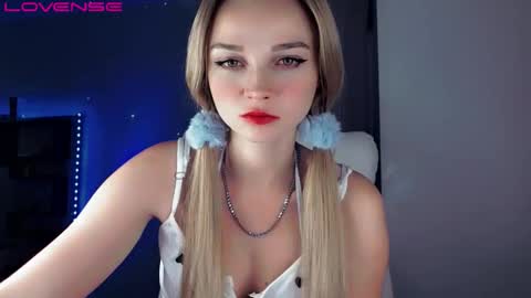 Snapshot of rose__luck chatting on September 10, 5:36 pm rose__luck online show from September 10, 5:36 pm