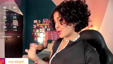 Rose online show from February 25, 6:44 pm