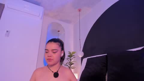 rose_jener06 online show from May 27, 5:43 pm
