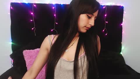 Snapshot of rose_smiley1 chatting on February 24, 2:40 am Rose online show from February 24, 2:40 am