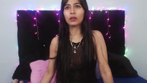 Snapshot of rose_smiley1 chatting on February 23, 3:02 am Rose online show from February 23, 3:02 am
