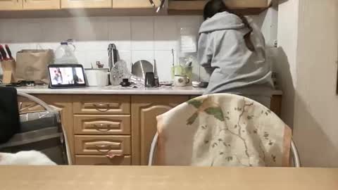 Rose and the Collector online show from September 25, 5:03 am