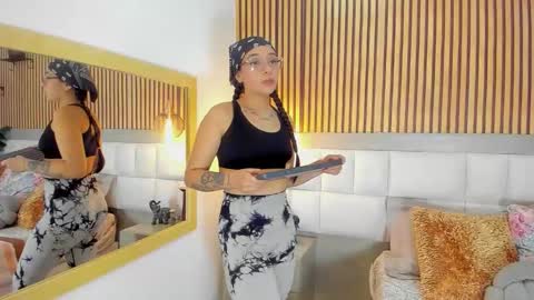 roseaurora online show from October 16, 12:49 pm