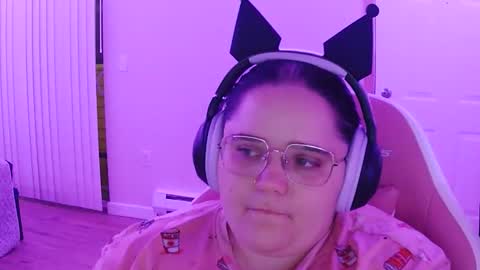 Snapshot of rosekiller55 chatting on October 28, 5:08 am rosekiller55 online show from October 28, 5:08 am