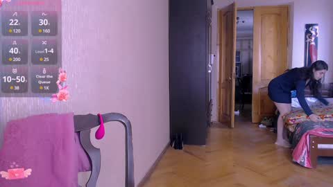 Snapshot of roselina_ chatting on January 12, 9:08 am Rose online show from January 12, 9:08 am
