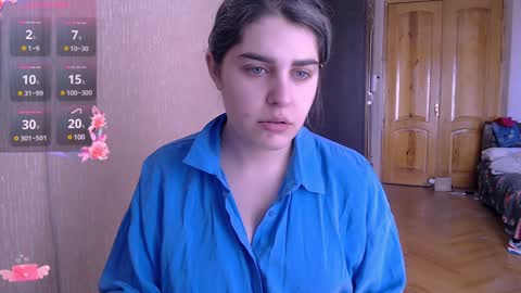 Snapshot of roselina_ chatting on January 11, 10:08 am Rose online show from January 11, 10:08 am