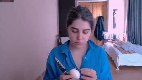 Snapshot of roselina_ chatting on March 9, 6:50 am Rose online show from March 9, 6:50 am