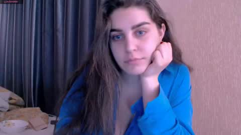 Snapshot of roselina_ chatting on February 19, 11:17 am Rose online show from February 19, 11:17 am