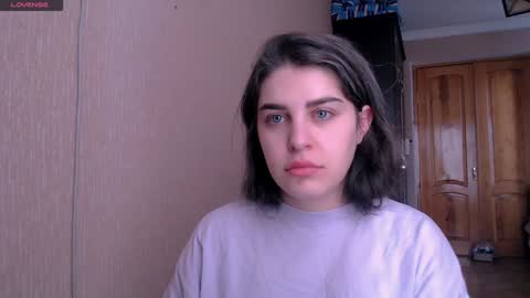 Snapshot of roselina_ chatting on January 9, 6:38 am Rose online show from January 9, 6:38 am
