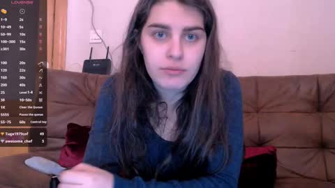 Snapshot of roselina_ chatting on February 13, 9:09 am Rose online show from February 13, 9:09 am