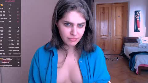 Snapshot of roselina_ chatting on January 29, 7:15 am Rose online show from January 29, 7:15 am