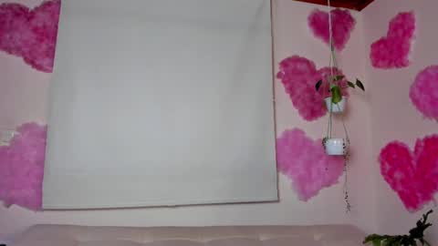 Snapshot of roselinedior chatting on February 21, 7:10 pm Lyla OF roselinedior online show from February 21, 7:10 pm