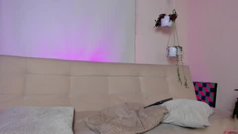 Snapshot of roselinedior chatting on January 30, 4:02 pm Lyla OF roselinedior online show from January 30, 4:02 pm