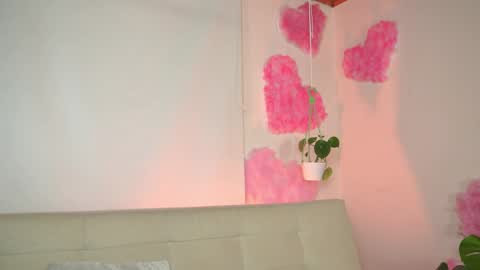 Snapshot of roselinedior chatting on March 9, 2:54 pm Lyla OF roselinedior online show from March 9, 2:54 pm