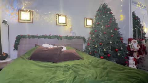 Roselyn  online show from January 7, 3:39 pm