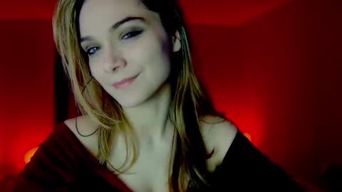 roseredgoddess online show from December 2, 3:19 am