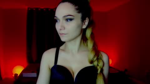 roseredgoddess online show from December 7, 4:26 am