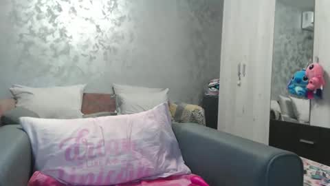 Snapshot of roses_and_lillies chatting on September 14, 9:05 pm Lovepinklilly online show from September 14, 9:05 pm