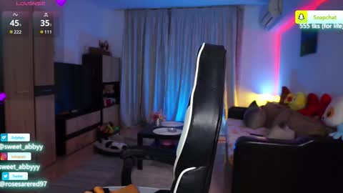 Snapshot of rosesarered97 chatting on September 18, 7:07 pm Abbygail online show from September 18, 7:07 pm