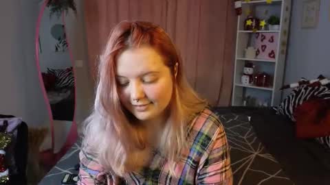 rosethomas_ online show from December 15, 8:54 am