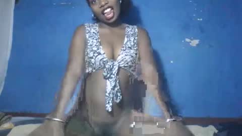 Roseyaa online show from November 3, 4:19 pm