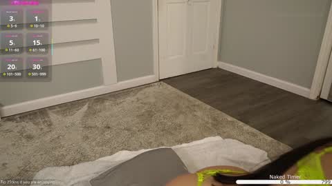 Rosie Bones online show from September 20, 10:35 pm