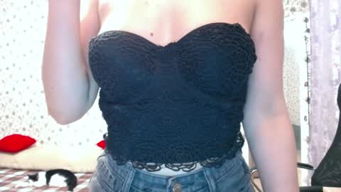 Snapshot of rosierosa chatting on February 28, 4:10 am Rosie is waiting for YOU online show from February 28, 4:10 am