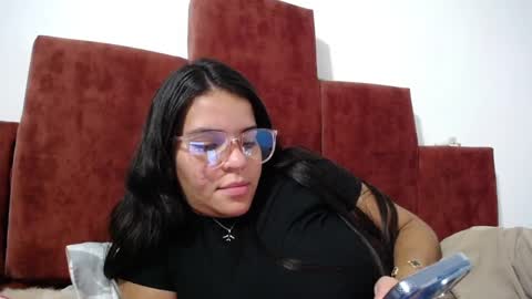 Snapshot of rossebunny25 chatting on January 11, 1:27 am Rosse online show from January 11, 1:27 am