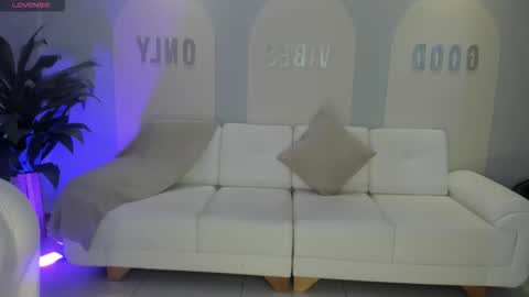 Rossie Rhoades online show from September 22, 6:56 pm