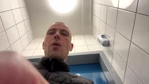 rotteei1 online show from November 5, 9:55 am