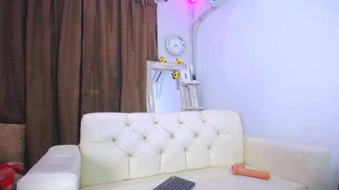 rous_25 online show from March 12, 3:40 pm