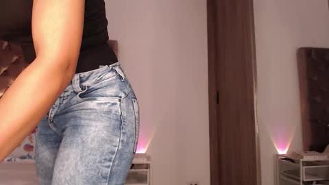 Rouss marie henao  online show from December 1, 1:42 pm