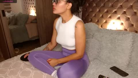 Rouss marie henao  online show from March 3, 3:30 am