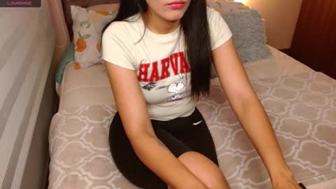 Rouss marie henao  online show from February 12, 6:08 am