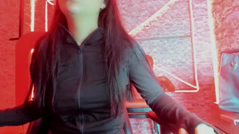 rousse gil online show from January 16, 11:30 am