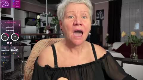 Snapshot of roxana_brooks chatting on February 11, 10:07 pm Roxana online show from February 11, 10:07 pm