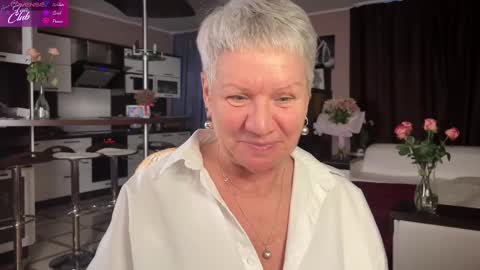 Snapshot of roxana_brooks chatting on February 21, 3:10 pm Roxana online show from February 21, 3:10 pm