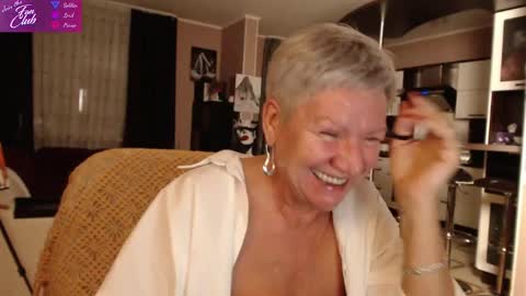 Snapshot of roxana_brooks chatting on January 16, 7:52 pm Roxana online show from January 16, 7:52 pm