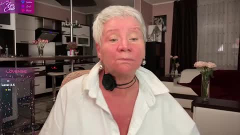 Snapshot of roxana_brooks chatting on March 6, 5:00 pm Roxana online show from March 6, 5:00 pm