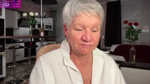 Snapshot of roxana_brooks chatting on February 3, 10:11 pm Roxana online show from February 3, 10:11 pm