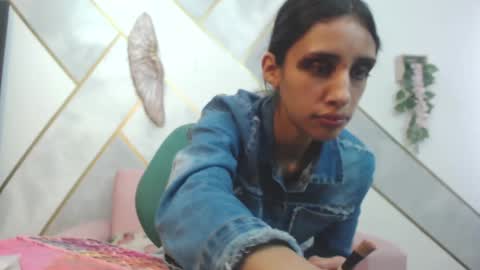   online show from January 9, 7:50 pm